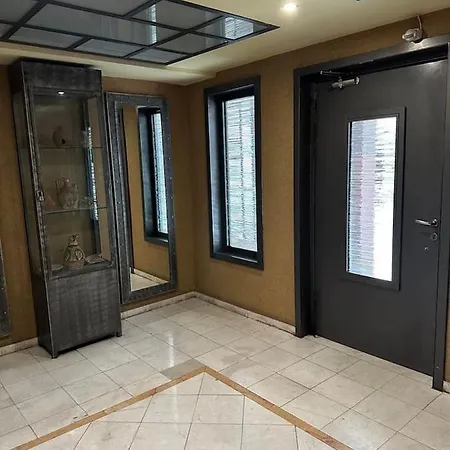 Central 2 With Parking Apartment *