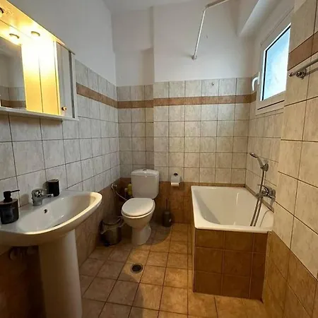 2 With Parking Larissa