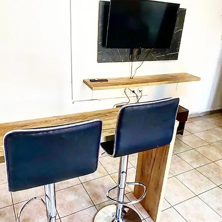 2 With Parking Larissa