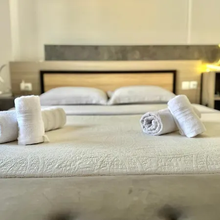 2 With Parking * Larissa